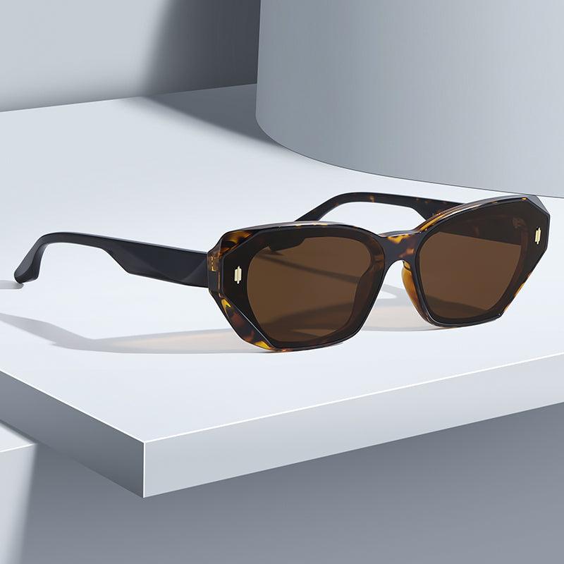 Fabufabu 90’s Vintage Trendy Rectangle Sunglasses for Women & Men - starcopia design store
