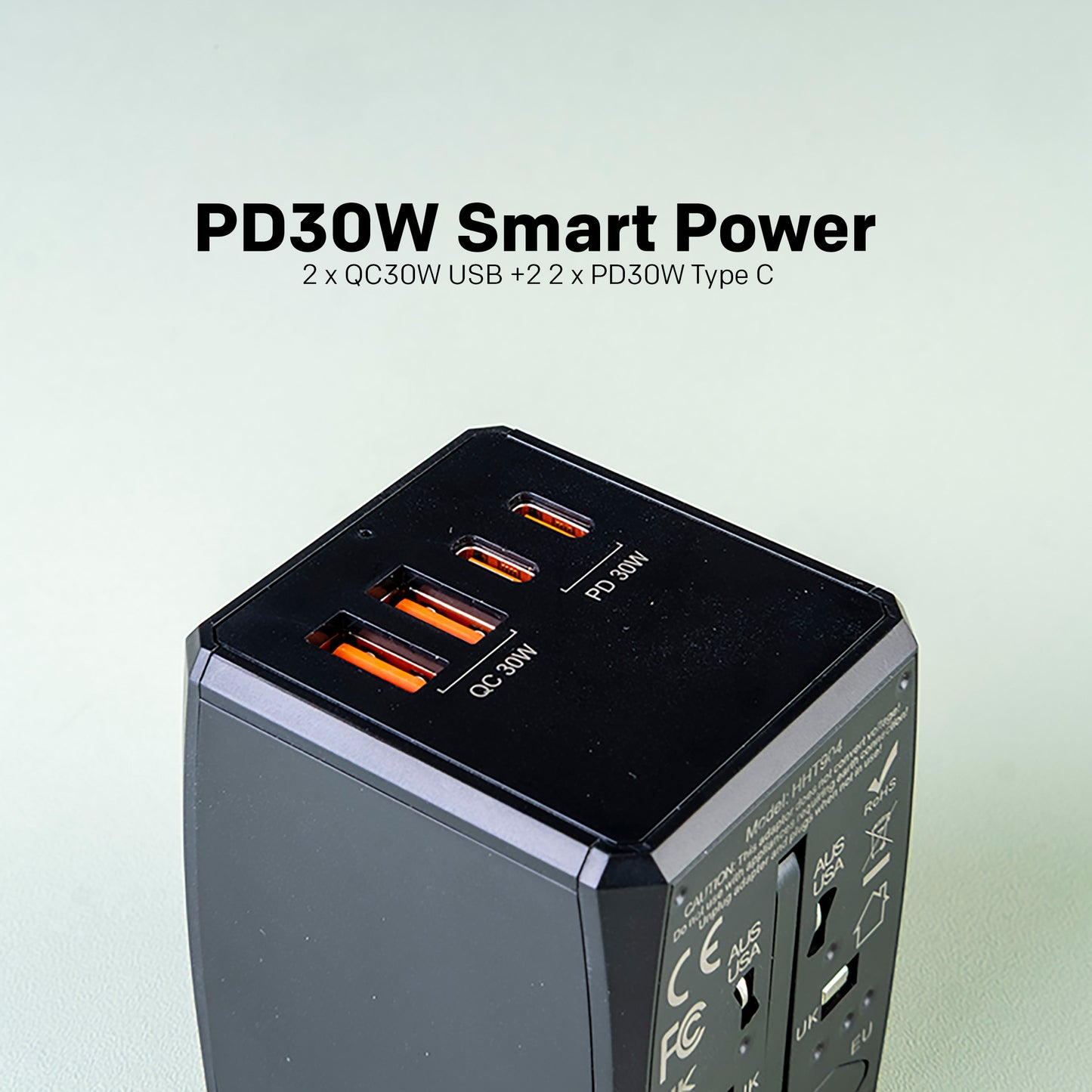 ユニバーサルトラベルアダプター（プラグ付き）