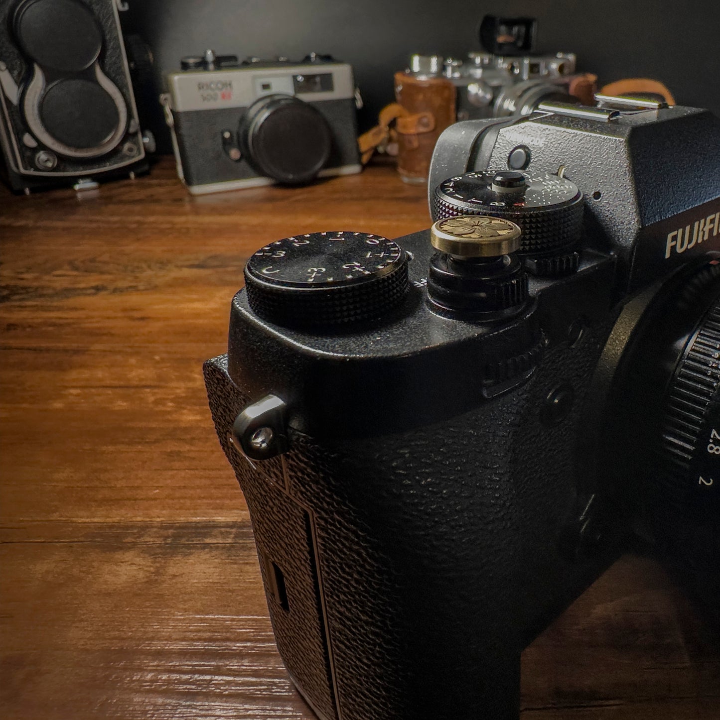 Camera Retro Shutter Button Upscale and Delicate brass materia Gold