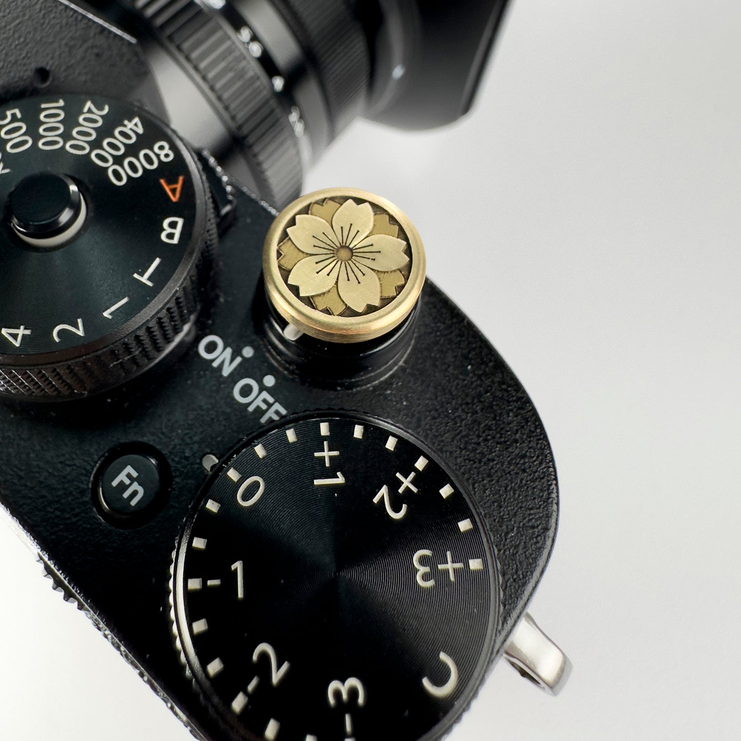 Camera Retro Shutter Button Upscale and Delicate brass materia Gold